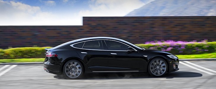 norwegian customers sue tesla because insane mode is not fast enough