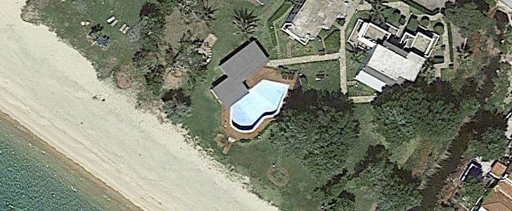 One of the many pools in Greece showing up on Google Maps
