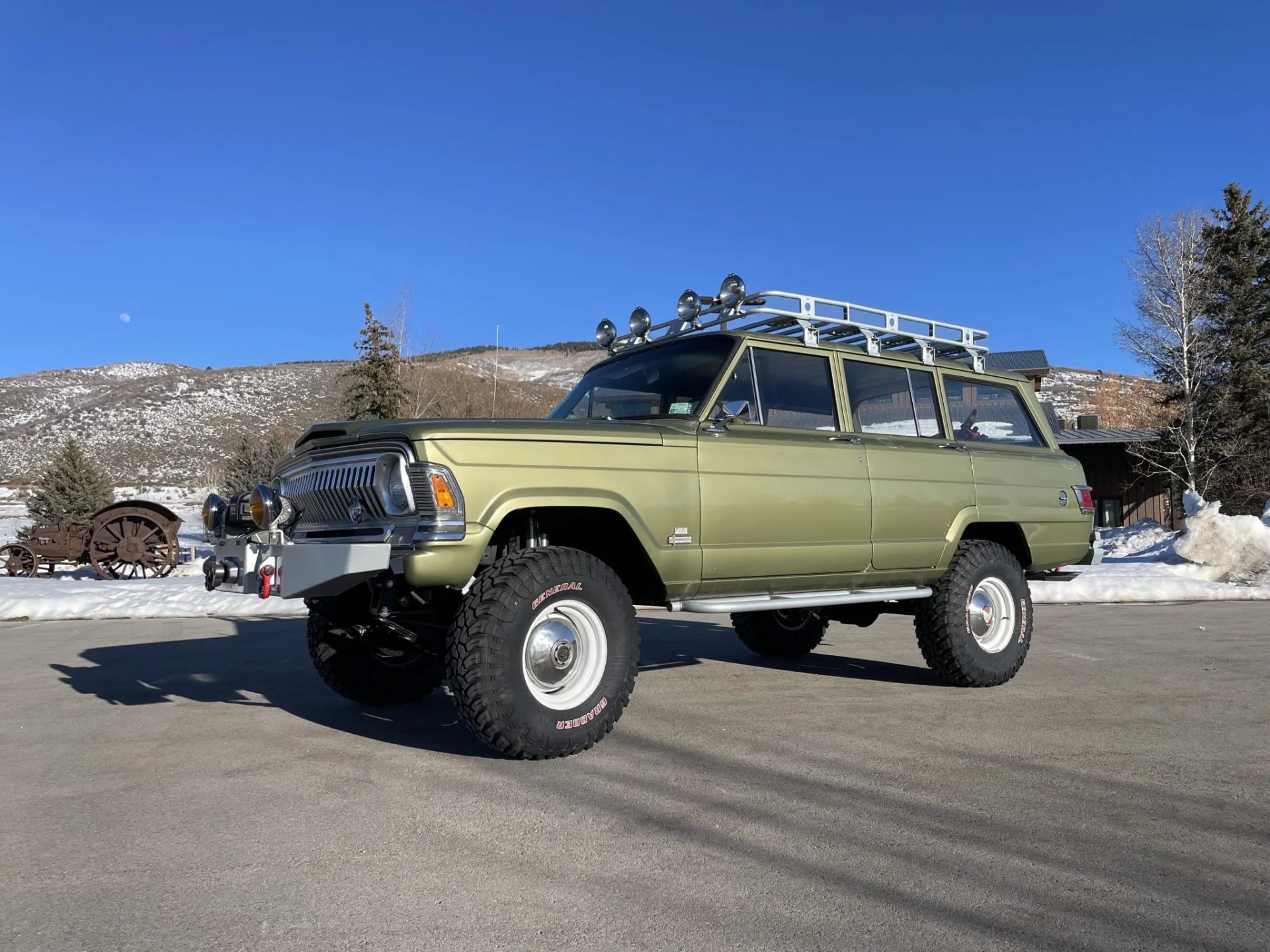 Nothing Can Faze This Classy 1970 Jeep Wagoneer, It's Like a Time Capsule -  autoevolution