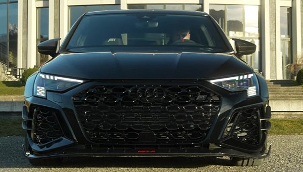 https://s1.cdn.autoevolution.com/images/news/nothing-friendly-about-this-darth-vader-looking-abt-2023-audi-rs3-r-in-its-ultimate-form-213005-7.jpeg