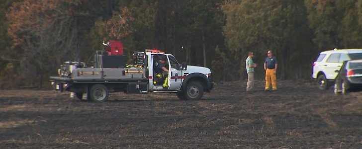 Tennessee wildfire contained with help from group of nudists and old Ford fire truck