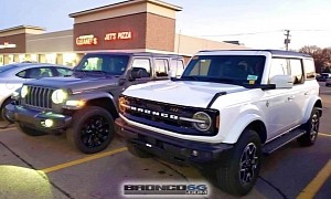 OBX Ford Bronco Looks Very White, Spotted Next to Electrified Jeep Wrangler 4xe