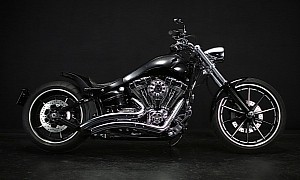 Older Harley-Davidson Breakout Goes Black and Chrome in Quick Custom Work