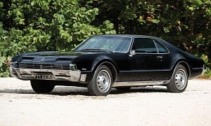 Oldsmobile Toronado: The Forgotten mid-'60s Icon With V8 Muscle, FWD, and Show Car Styling