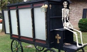 One Halloween Party Will Have the Perfect Hearse Prop Decoration Coffin