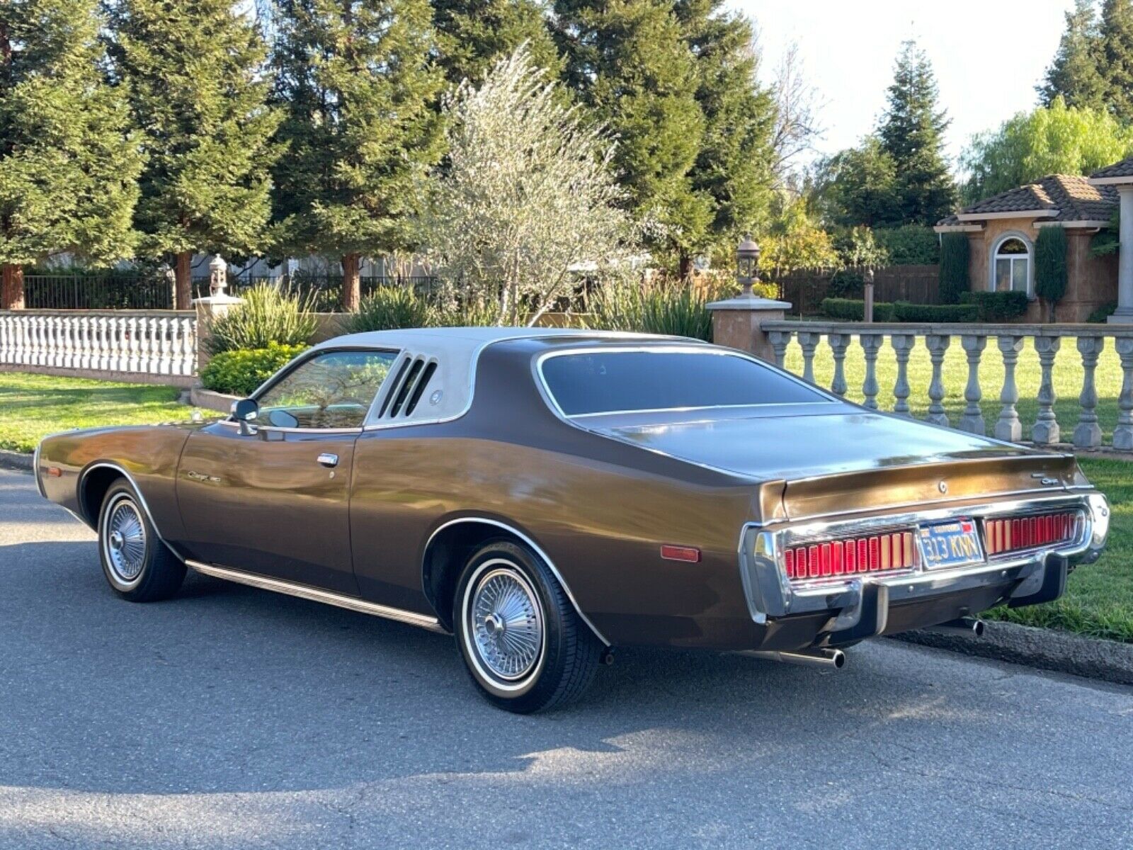 One-Owner 1973 Dodge Charger SE Parked in a Garage Flexes Original  Everything - autoevolution