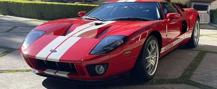 One-Owner 2006 Ford GT With 650 Miles