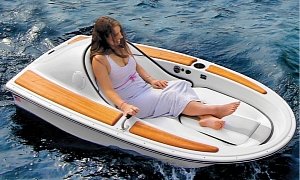 One-Person Electric Watercraft Is the End of Inflatable Boats