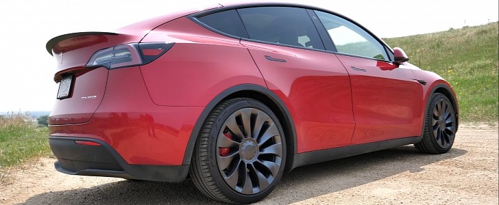 We've Owned Our Tesla Model Y For 1 Year | Here Are The Good & Bad Experiences