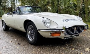 Only Fools and Horses' 1973 Jaguar E-Type Sells Below Its Guide Price, It's Still a Lot