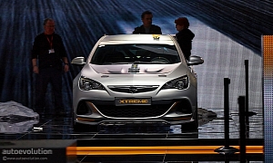 Opel Astra OPC Extreme Brings its Carbon Fiber to Geneva <span>· Live Photos</span>