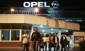 Opel Workers Demand Magna to Keep Plants Open for Two Years