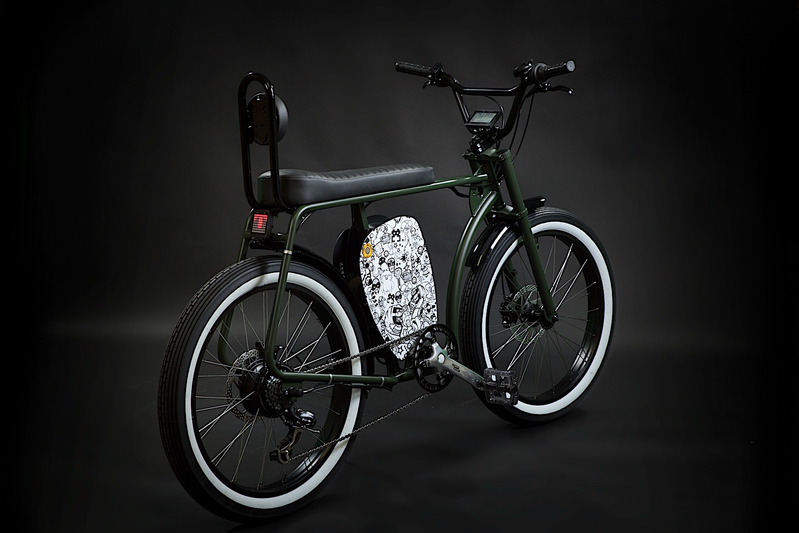 Otocycles' New CrosS Retro e-Bike Makes You Look Cool (If