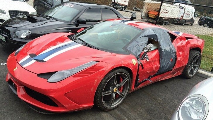 Ouch! Here's a Wrecked Ferrari 458 Speciale Looks Sad