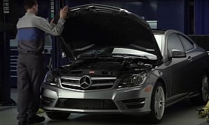 Out of Context Mercedes-Benz Technician Is a Mettlesome Guy, You'll Enjoy His Content