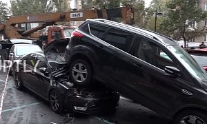 Out of Control Crane Causes Huge Crash in Kiev, Ukraine