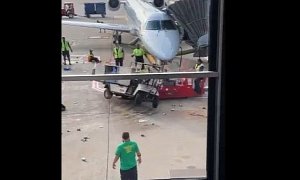 Out of Control Driverless Cart Causes Mayhem at Chicago Airport