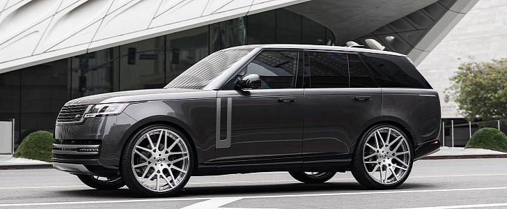 Range Rover dressed up in Louis Vuitton goes overboard - Carbon