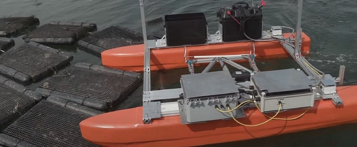 Oystamaran robotic catamaran