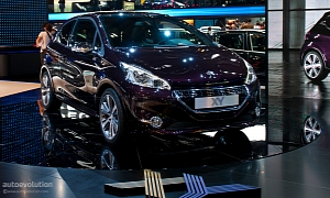 Paris 2012: Peugeot 208 XY <span>· Live Photos</span>