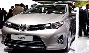 Paris 2012: Toyota Auris Hatchback <span>· Live Photos</span>
