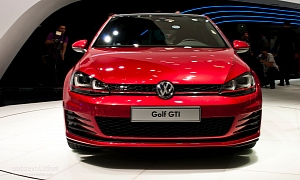 Paris 2012: Volkswagen Golf VII GTI Concept <span>· Live Photos</span>