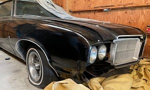 Parked for 20 Years, This 1971 Oldsmobile Cutlass Supreme Still Flexes the Magic Combo