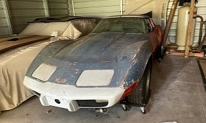Parked for Years: 1977 Chevrolet Corvette L48 Needs a Trailer and a Second Chance