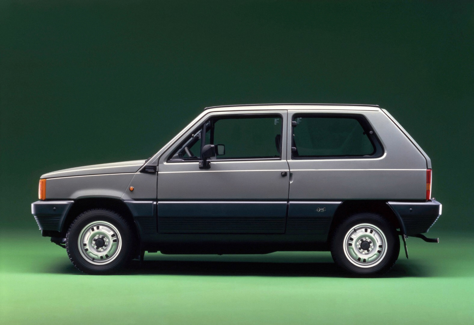 https://s1.cdn.autoevolution.com/images/news/past-and-present-the-40-year-anniversary-of-the-fiat-panda-149341_1.jpeg