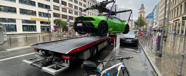 Lamborghini Huracan Evo Spyder towed for blocking charging station, after being busted by cop on e-bike