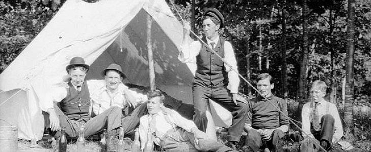 Men camping in 1907