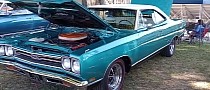 Perfectly Restored 1969 Plymouth HEMI GTX in Q5 Turquoise Is Pure Eye Candy, Rare Too