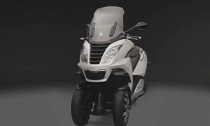 Peugeot Metropolis 3-wheeled Scooter Commercial