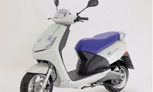Peugeot Motorcycles Unveils the E-Vivacity Scooter
