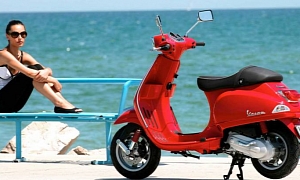 Piaggio and Vespa Offer Free Gas for One Year