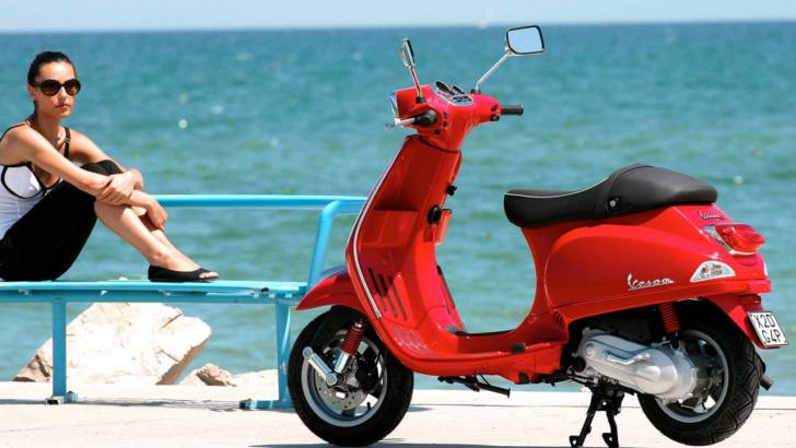 Piaggio and Vespa Offer Free Gas for One Year