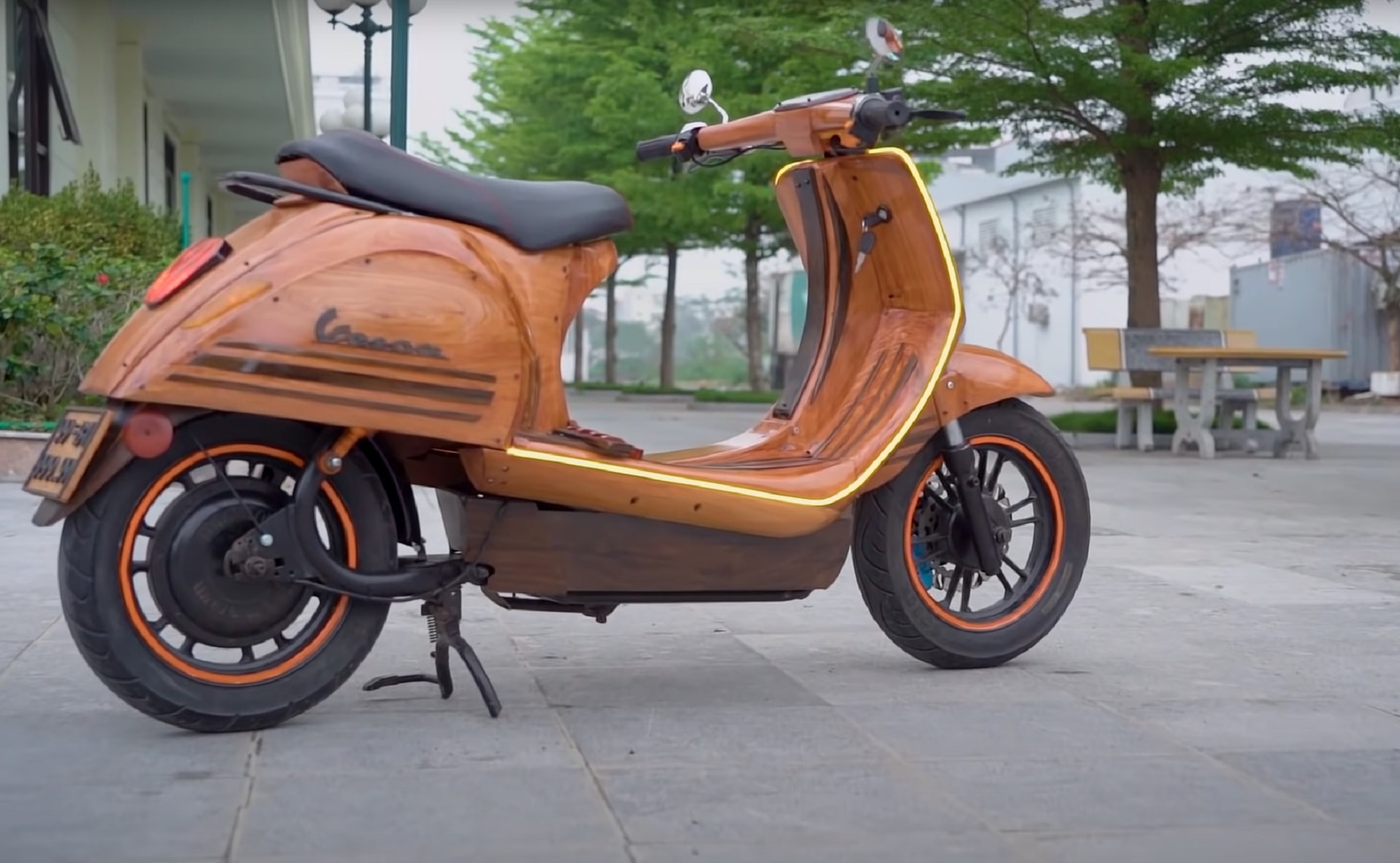 Piaggio's Latest Justin Bieber Vespa Scooter's Got Nothing on This  Gorgeous, Wooden Sprint - autoevolution