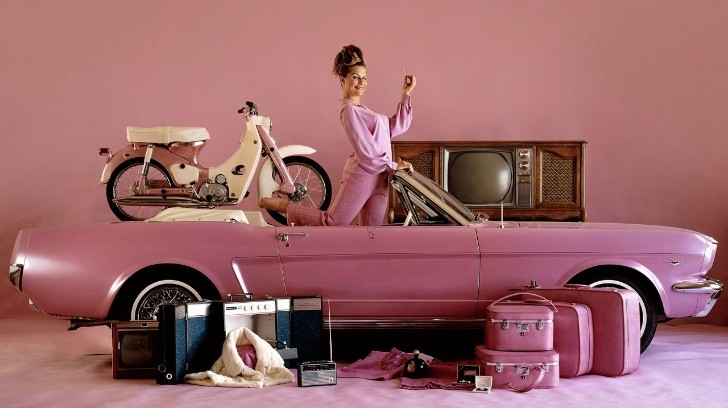 Pink Cars and Retro Girls 
