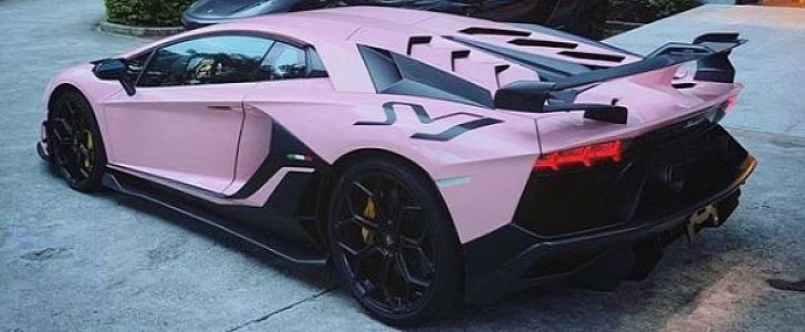 Pink Lamborghini Aventador SVJ