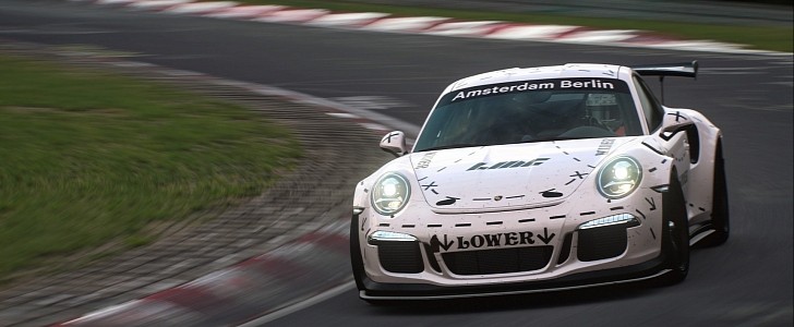 991-generation Porsche 911 GT3 RS in Gran Turismo 7 with LauraGeissler livery