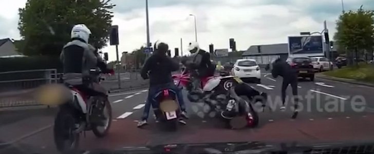 Plain-clothes police officers on scrambler bikes make spectacular arrest of moped thieves