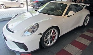 Plain White 2018 Porsche 911 GT3 Looks Amazing in Italy