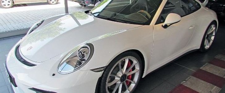 White 2018 Porsche 911 GT3
