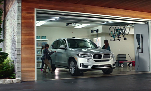 Plug-in Hybrid BMW X5 Poses as the Family BMW i8 in Latest Commercial