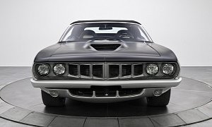 Plymouth Cuda with a Viper Chassis and V10 Engine? Yes Please!