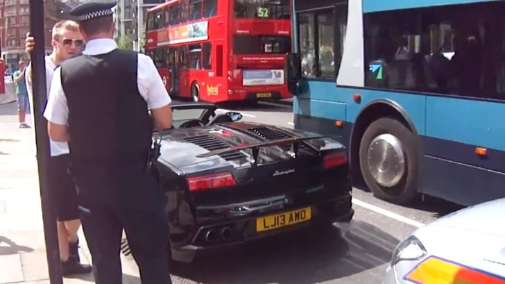 Police Busts Speeding Lamborghini Gallardo Spyder Performante