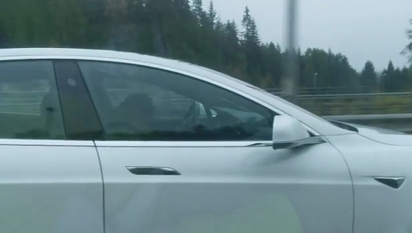 Tesla driver slept in an Autobahn at 110 kph just like this Norwegian driver did in August 2021 