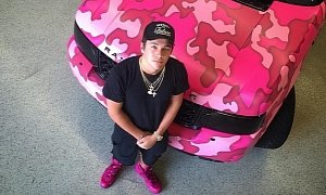 Pop Singer Austin Mahone Turns His Range Rover Pink for a Good Cause