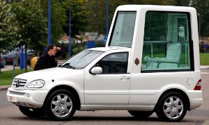 Pope Lands in the UK, to Use Upgraded Popemobile