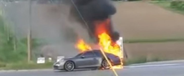 Porsche 911 Burns Down in Canada